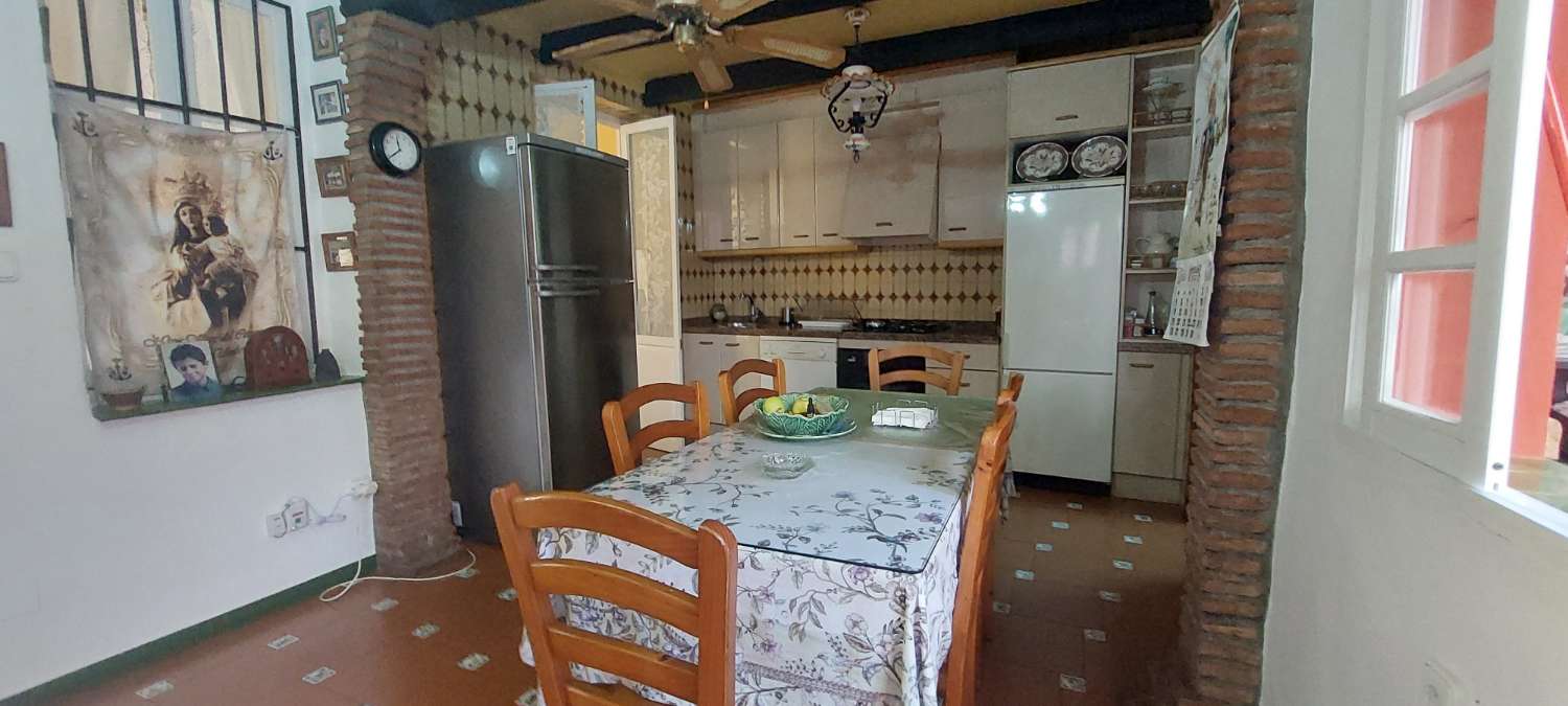 Restaurant with house for sale in Torrox