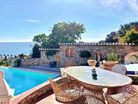 Villa with impressive sea view