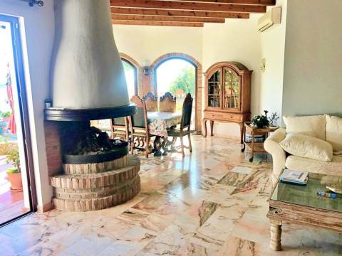 Villa mit beeindruckendem Meerblick