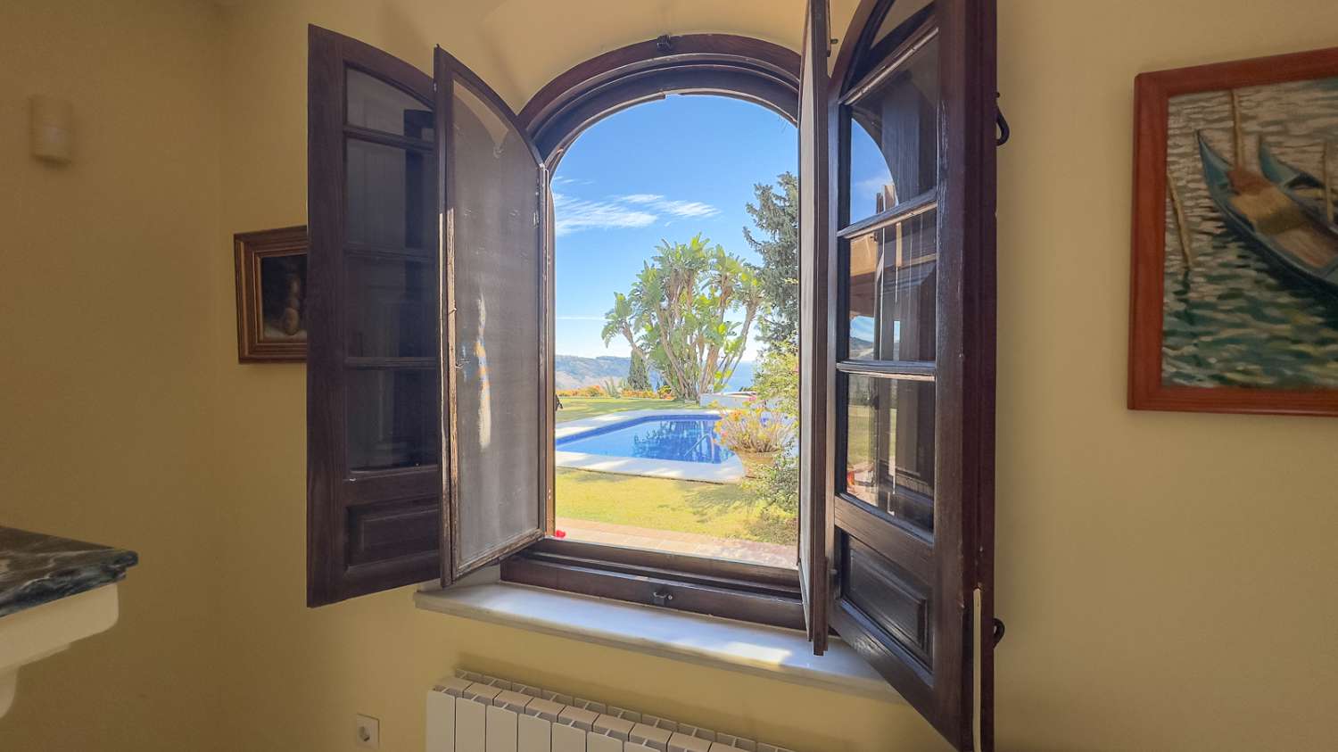 Magnífica villa con vistas al mar y piscina!