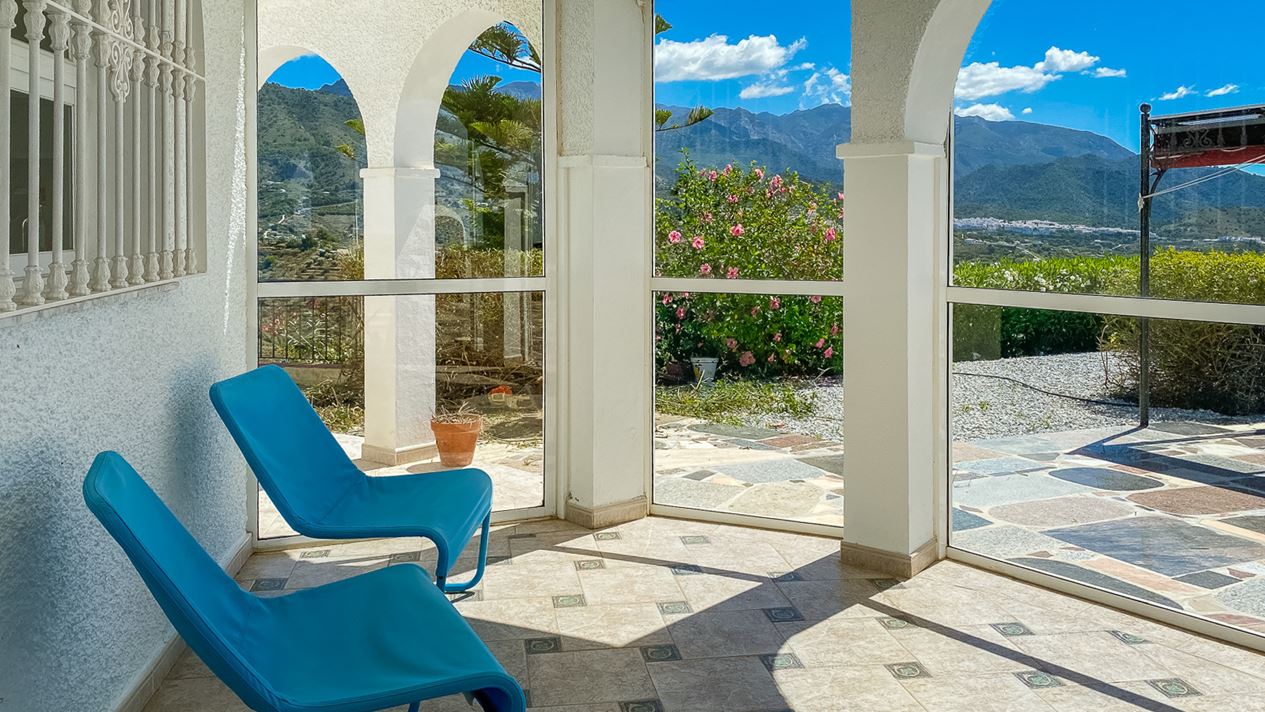 Villa de campagne avec piscine et vue sur la mer