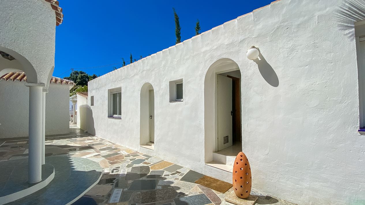 Villa de campagne avec piscine et vue sur la mer