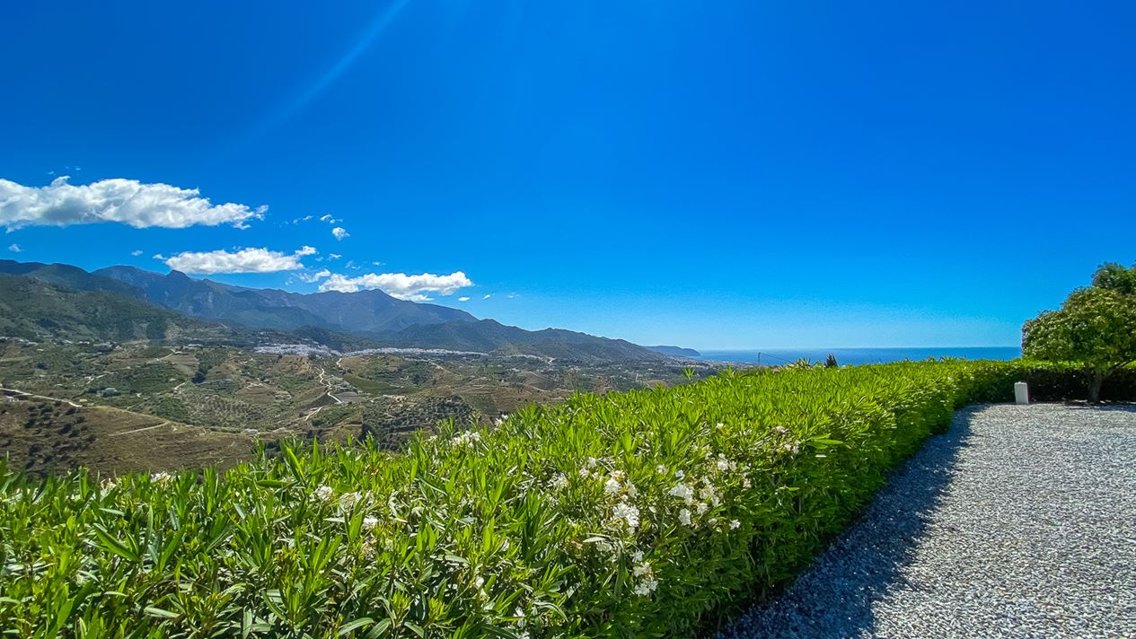 Villa de campagne avec piscine et vue sur la mer