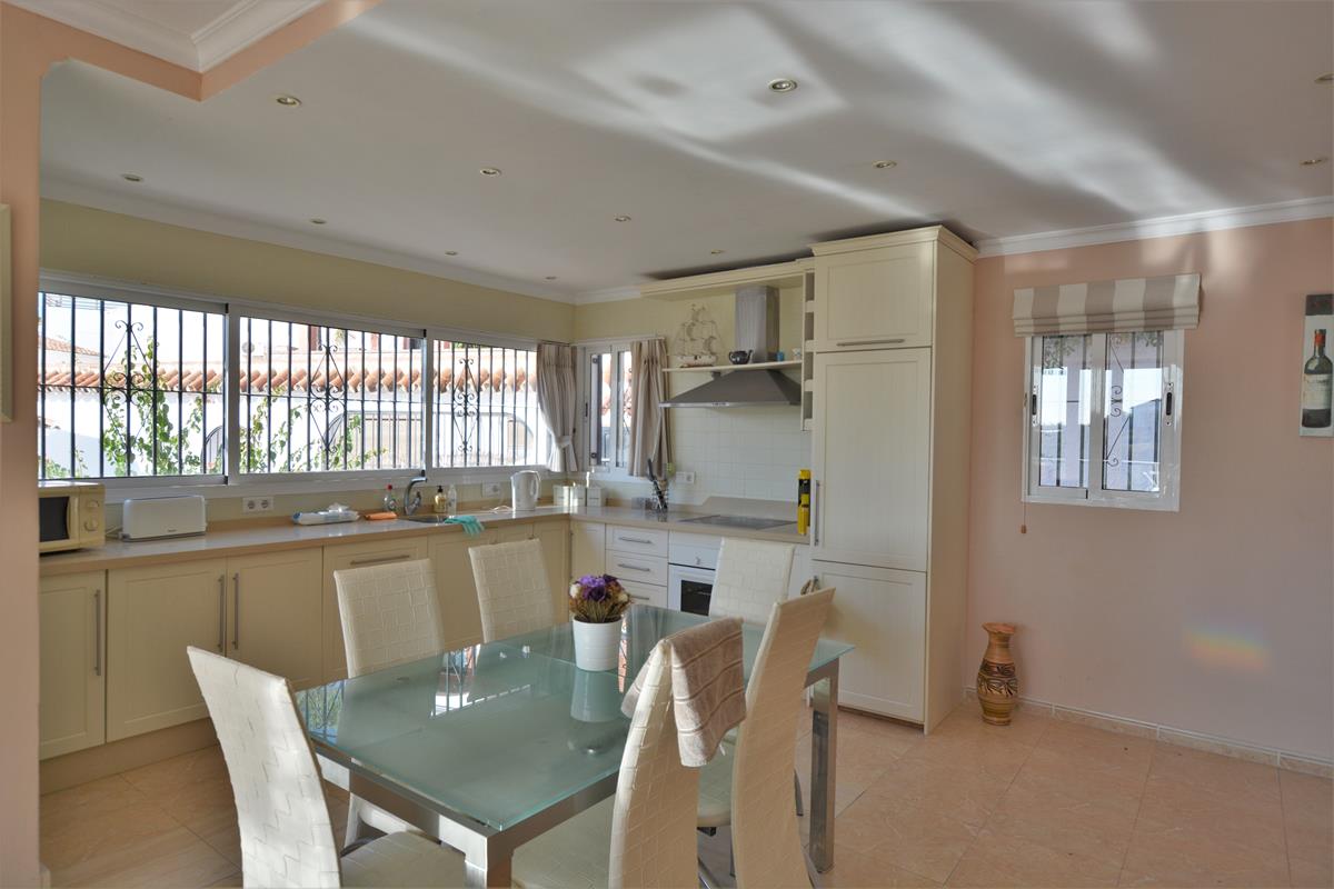 Nice Detached villa  with  private pool near  to beach