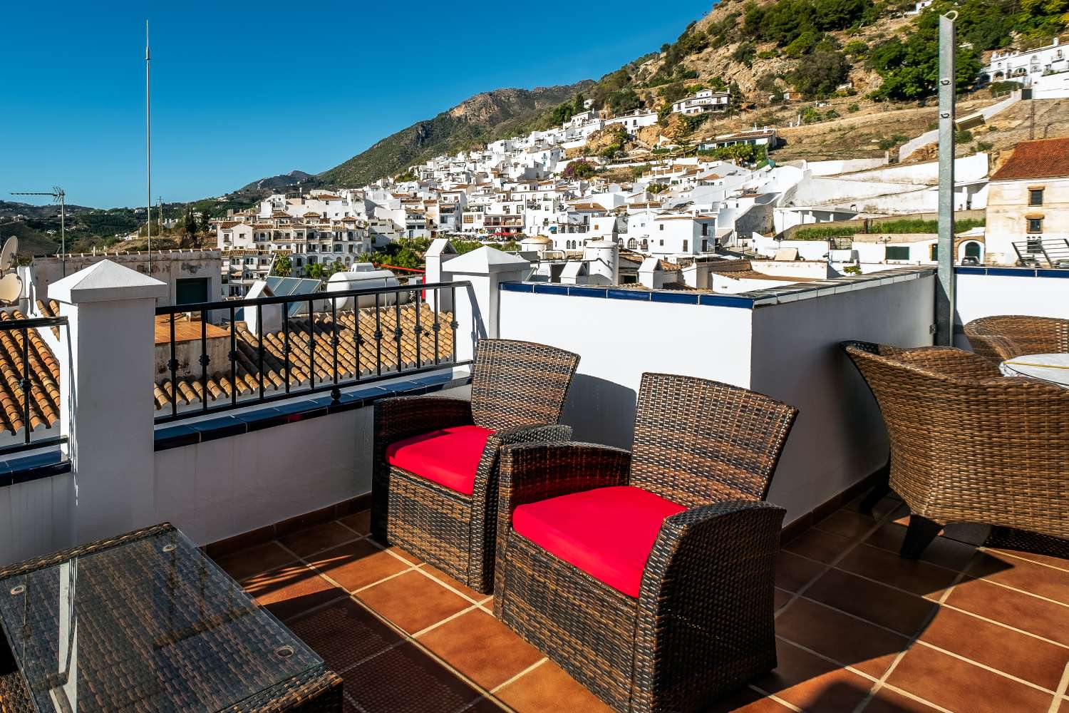 Precioso apartamento con espectaculares vistas sobre Frigiliana.