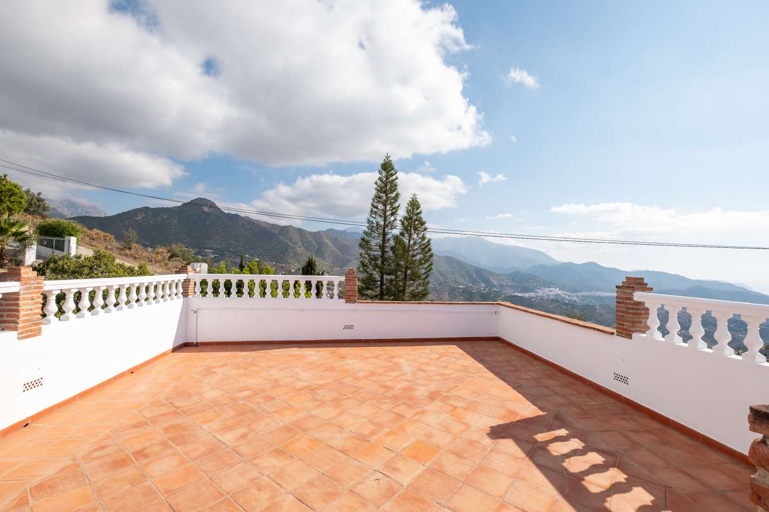 Beautiful independent villa with magnificent views