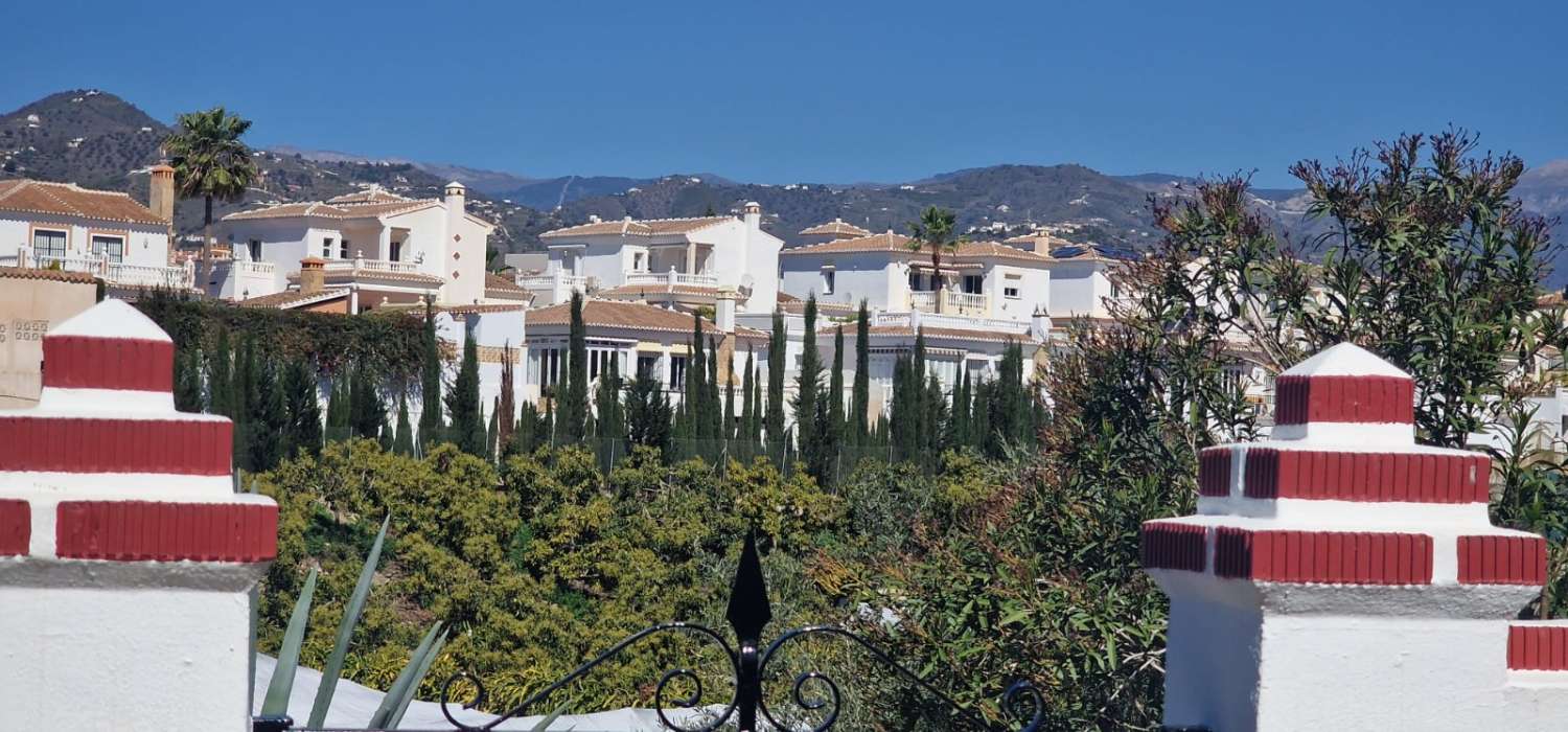 Bonita casa adosada    Torrox park