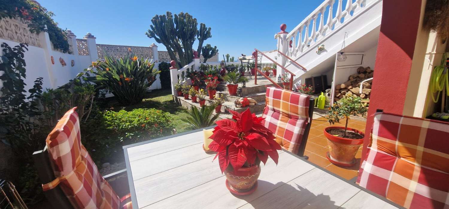 Bonita casa adosada    Torrox park