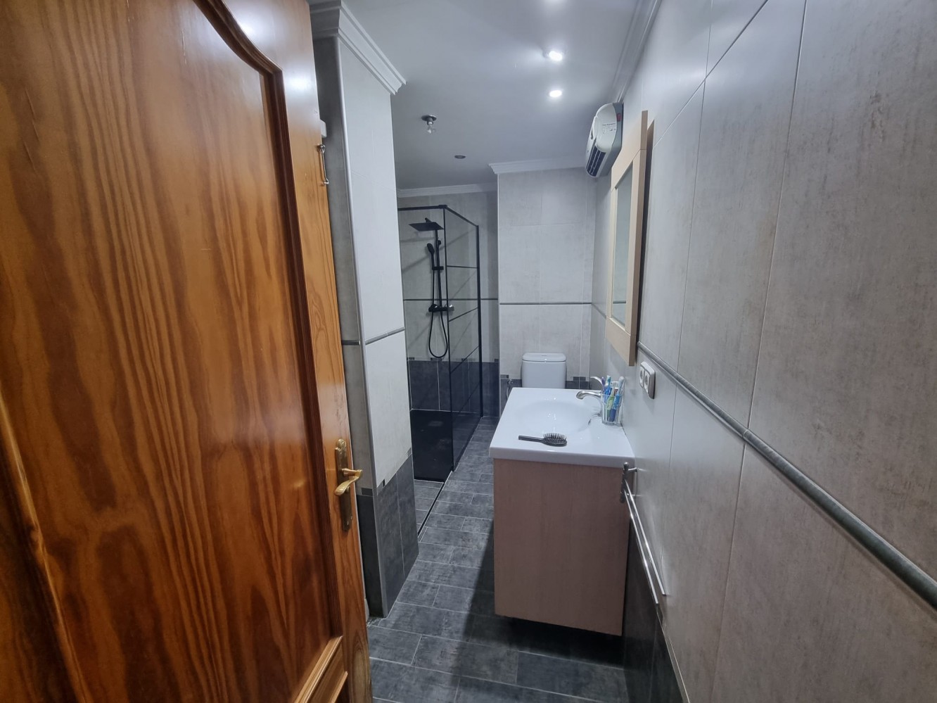 Amplio Apartamento en venta  zona chaparil ( centro)
