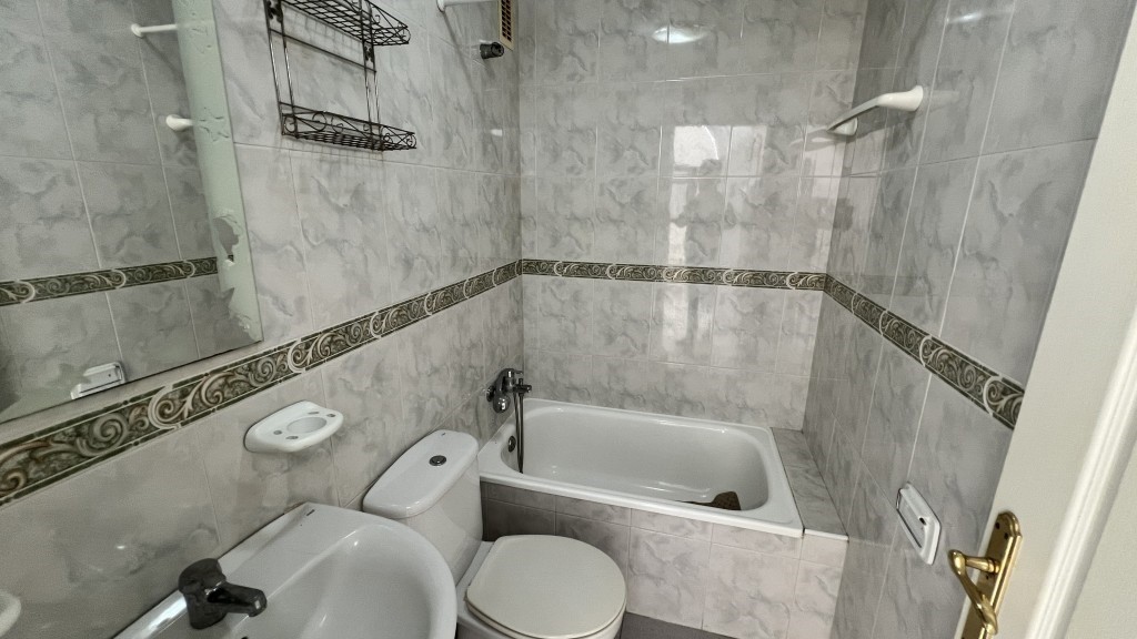 En primera linea de playa   se vende   apartamento Peñocillo - Torrox costa