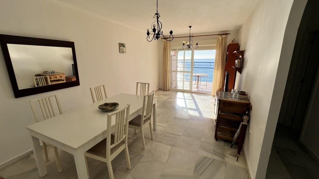 En primera linea de playa   se vende   apartamento Peñocillo - Torrox costa