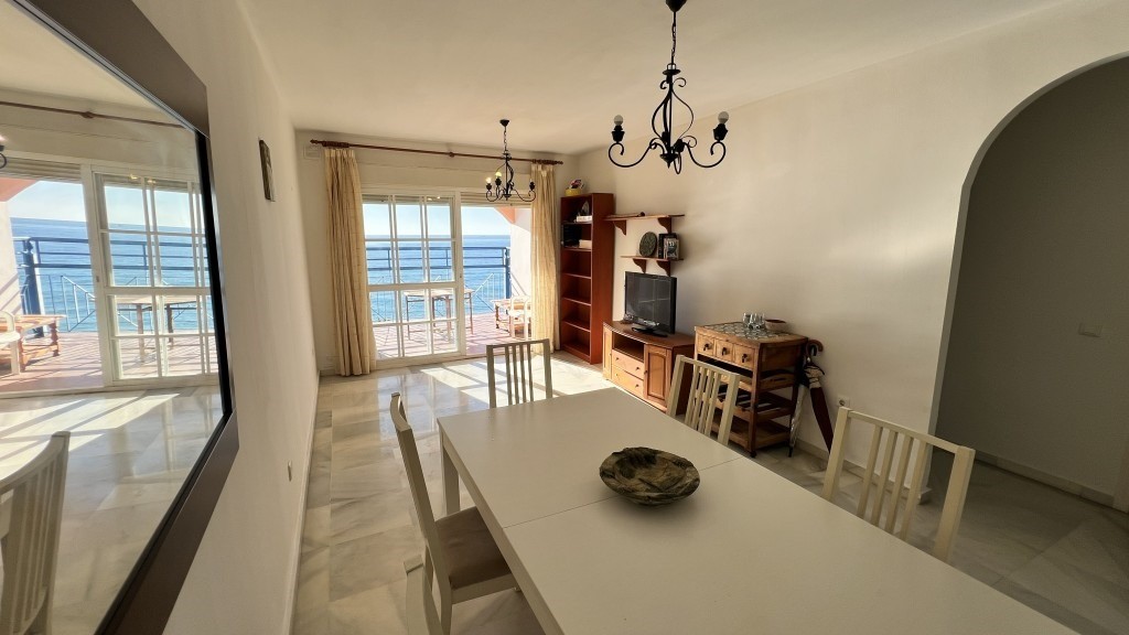 En primera linea de playa   se vende   apartamento Peñocillo - Torrox costa