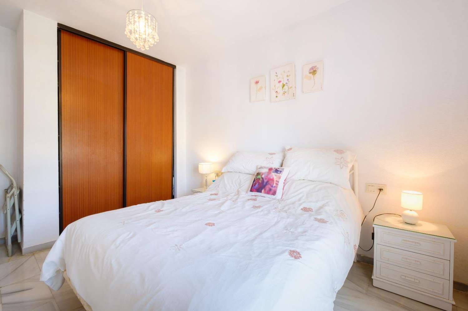 Bonito apartmento  en el centro de Nerja    con piscina  y    jardines