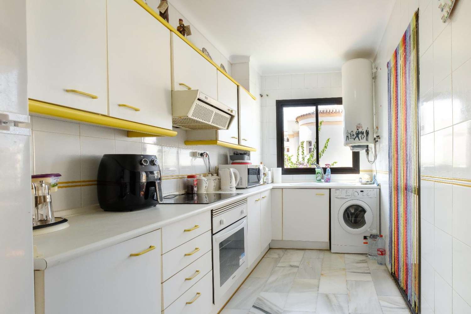 Bonito apartmento  en el centro de Nerja    con piscina  y    jardines