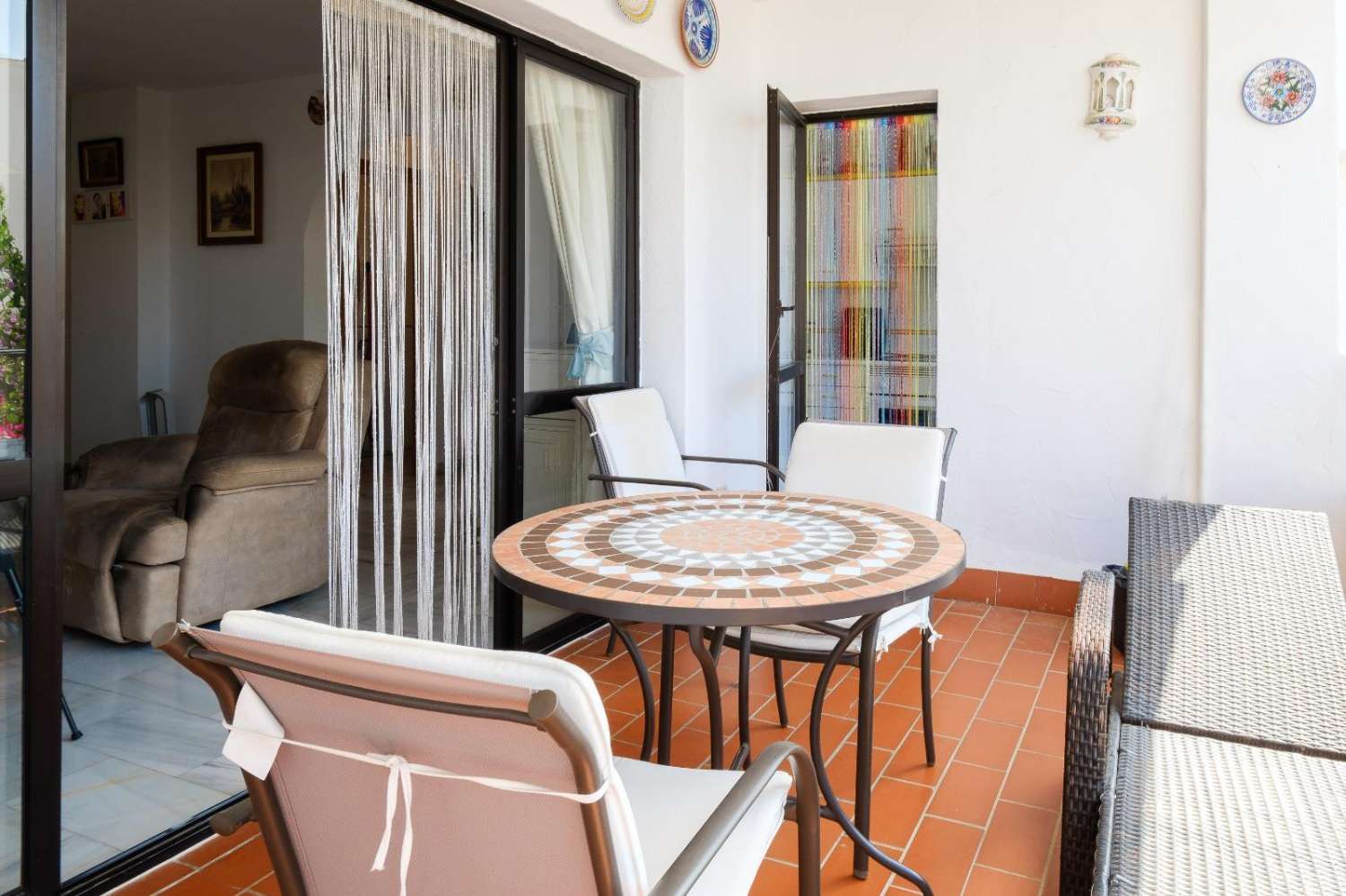 Bonito apartmento  en el centro de Nerja    con piscina  y    jardines