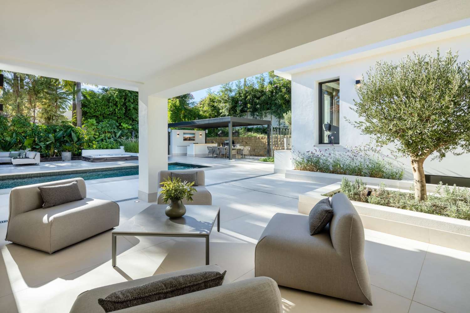 Villa en venta en Nueva Andalucia, Marbella, Malaga