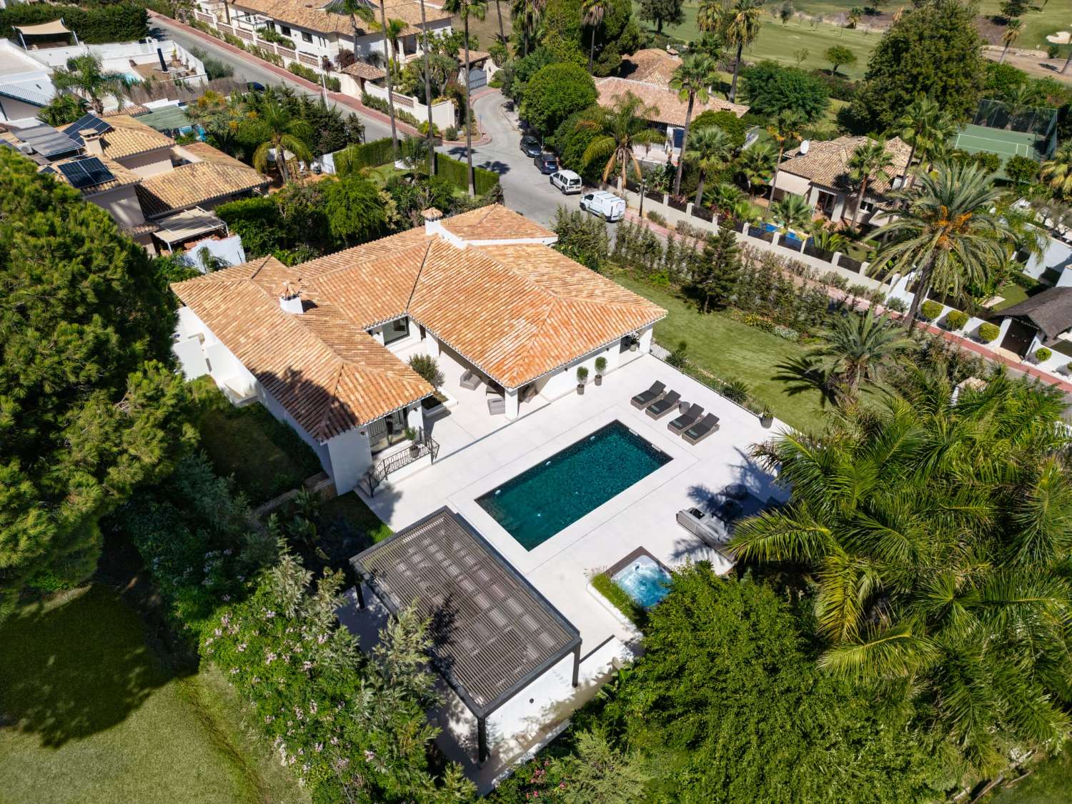 Villa en venta en Nueva Andalucia, Marbella, Malaga
