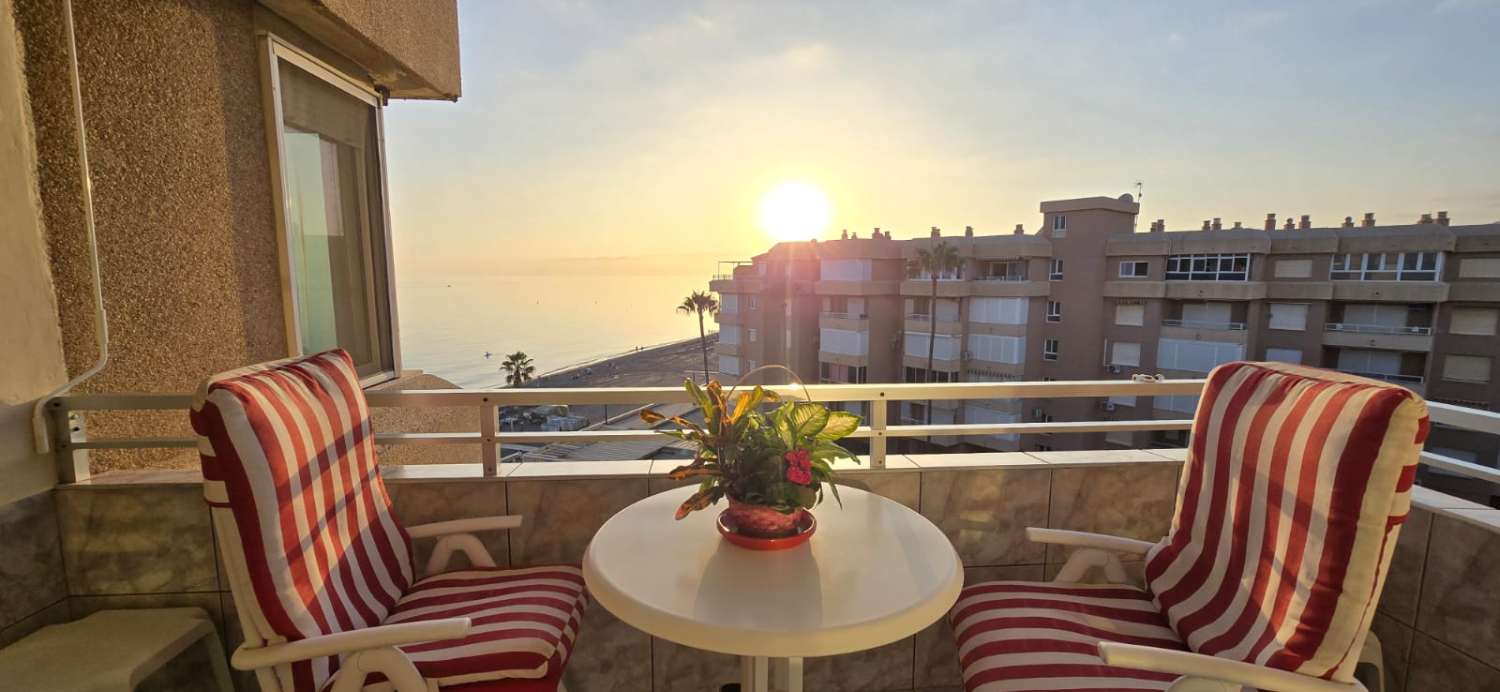 Bel appartement en bord de mer à Torrox-Costa