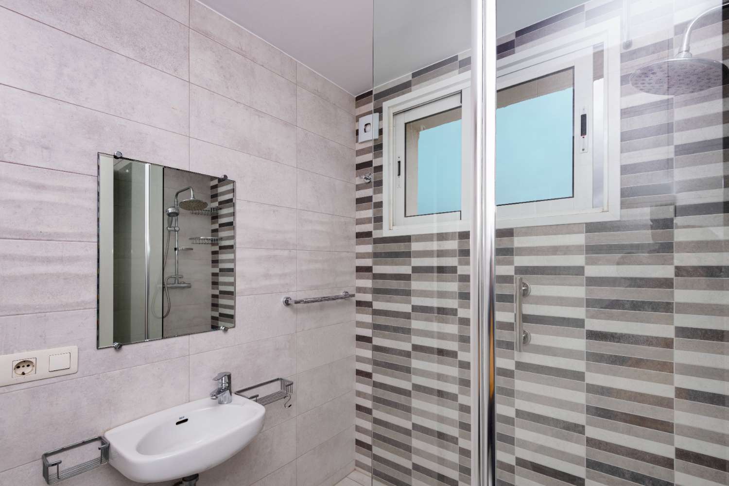 Beautiful fully renovated apartment with stunning views