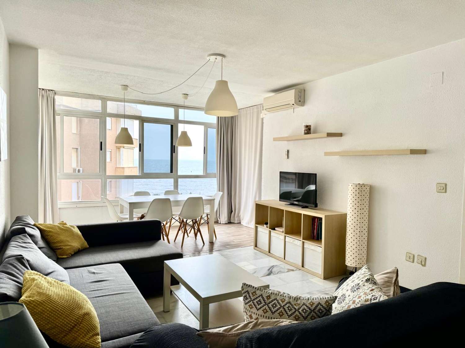 Appartement spacieux à vendre en bord de mer à Torrox Costa
