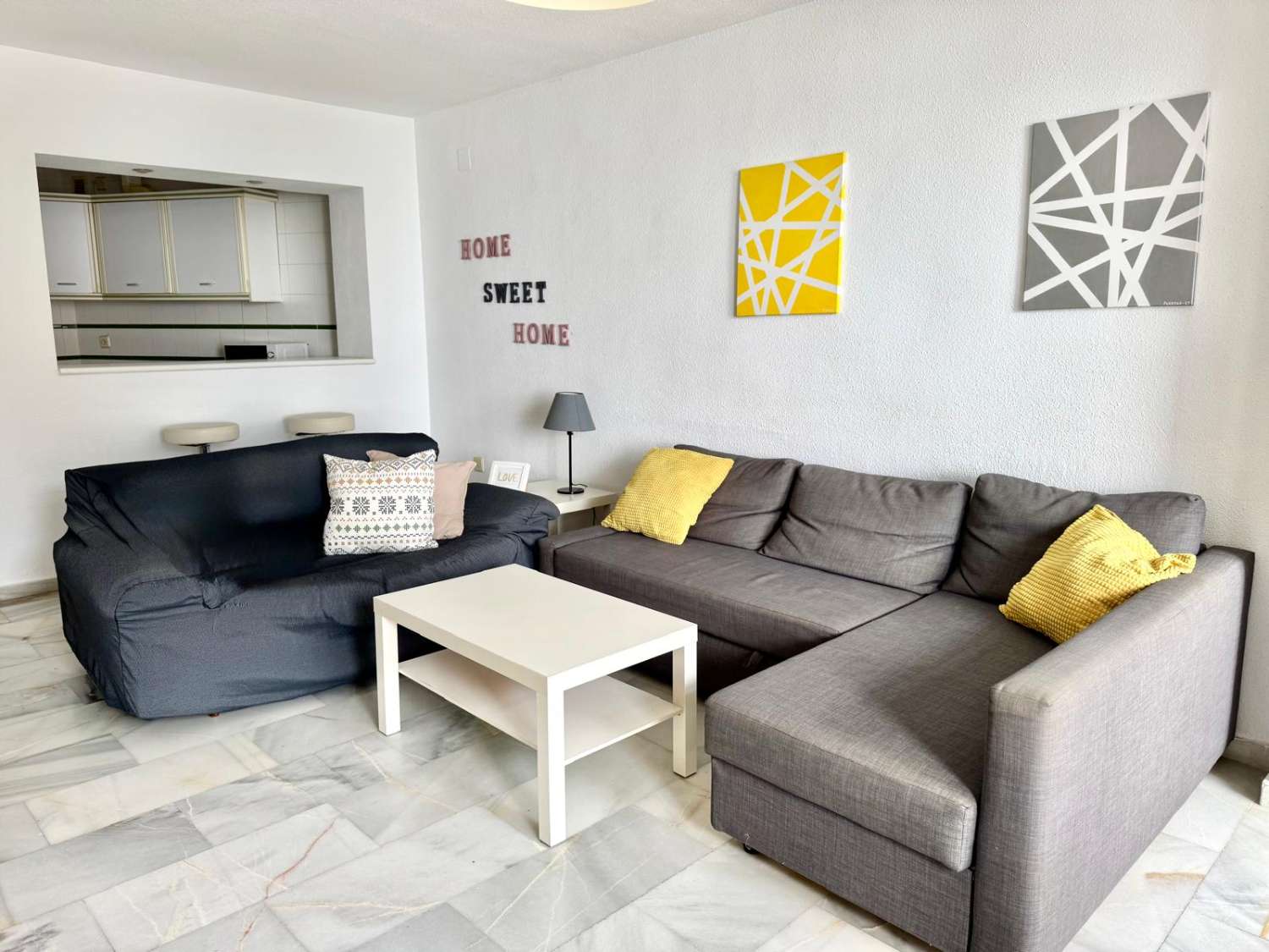 Appartement spacieux à vendre en bord de mer à Torrox Costa