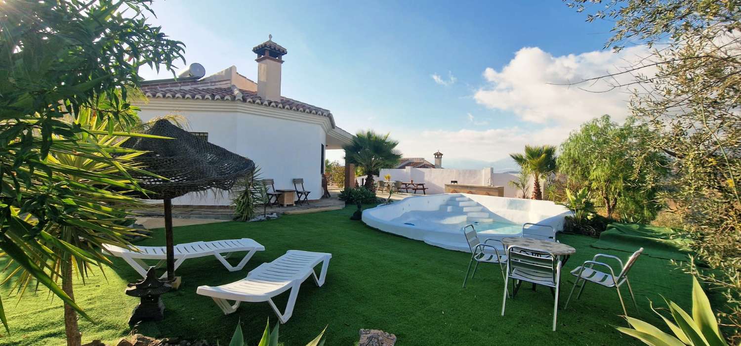 Fantastic villa for sale in Arenas, Malaga