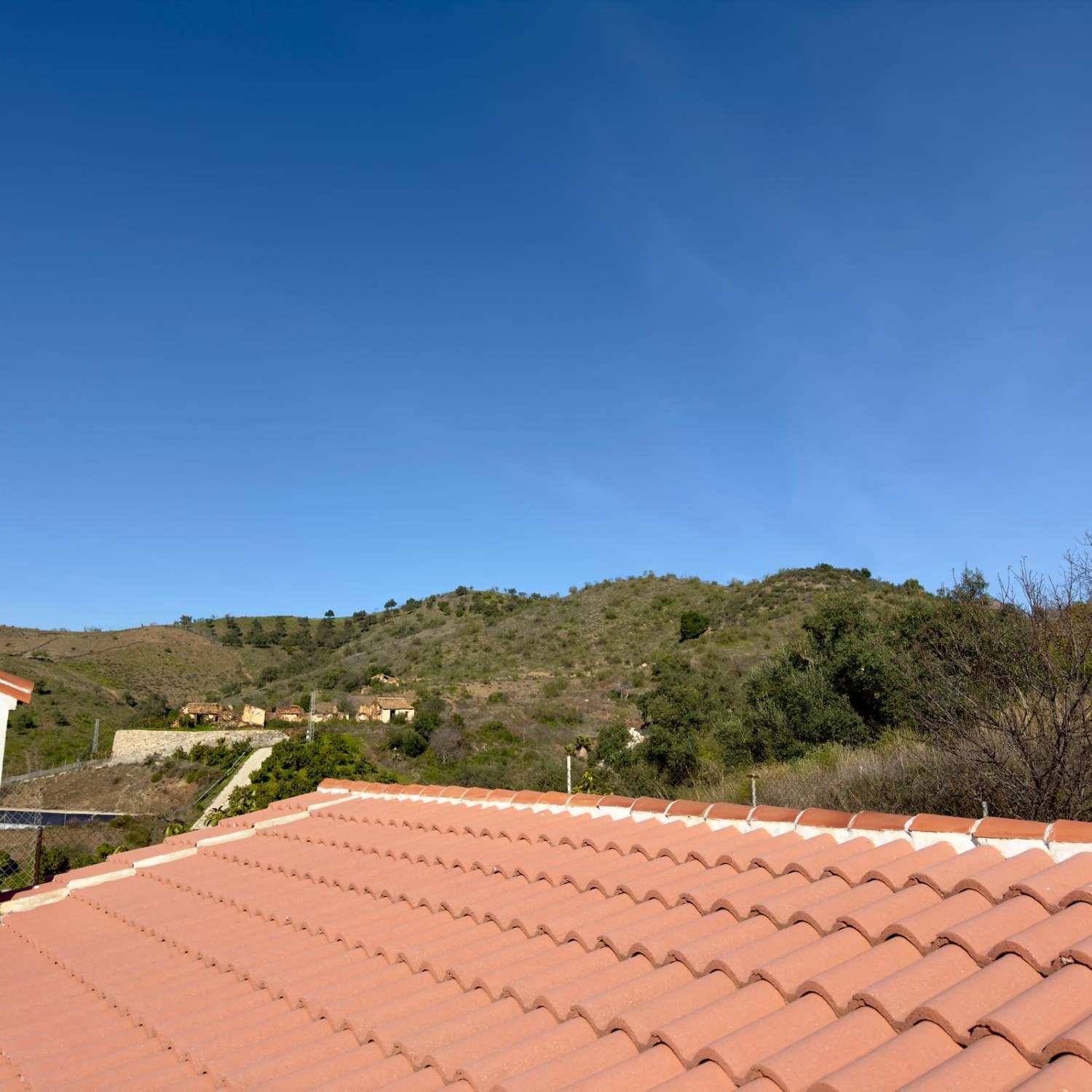 Belle maison de campagne à vendre à Almayate (Velez Malaga)