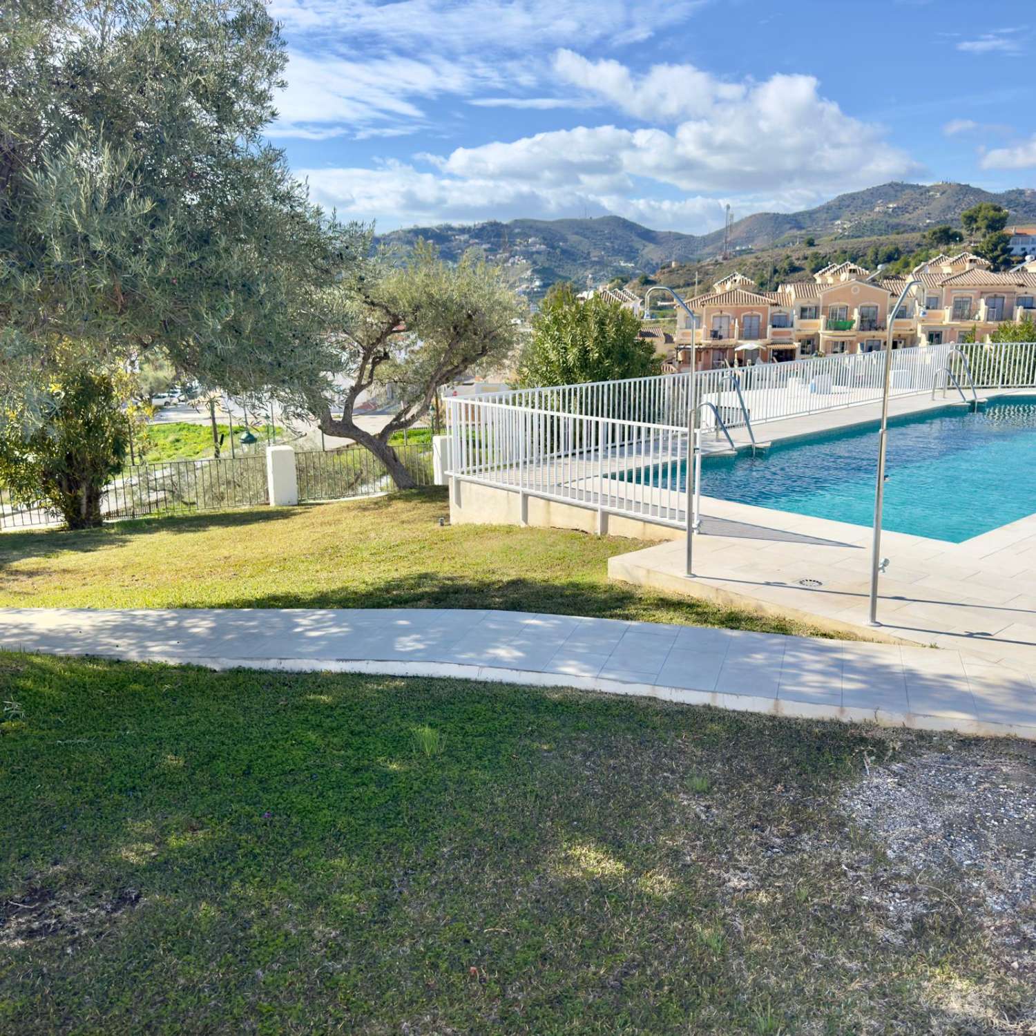 Magnifique maison de ville à vendre à Urb La Noria NERJA