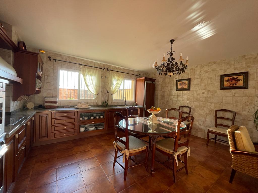 Beautiful semi-detached house for sale in Vélez-Málaga