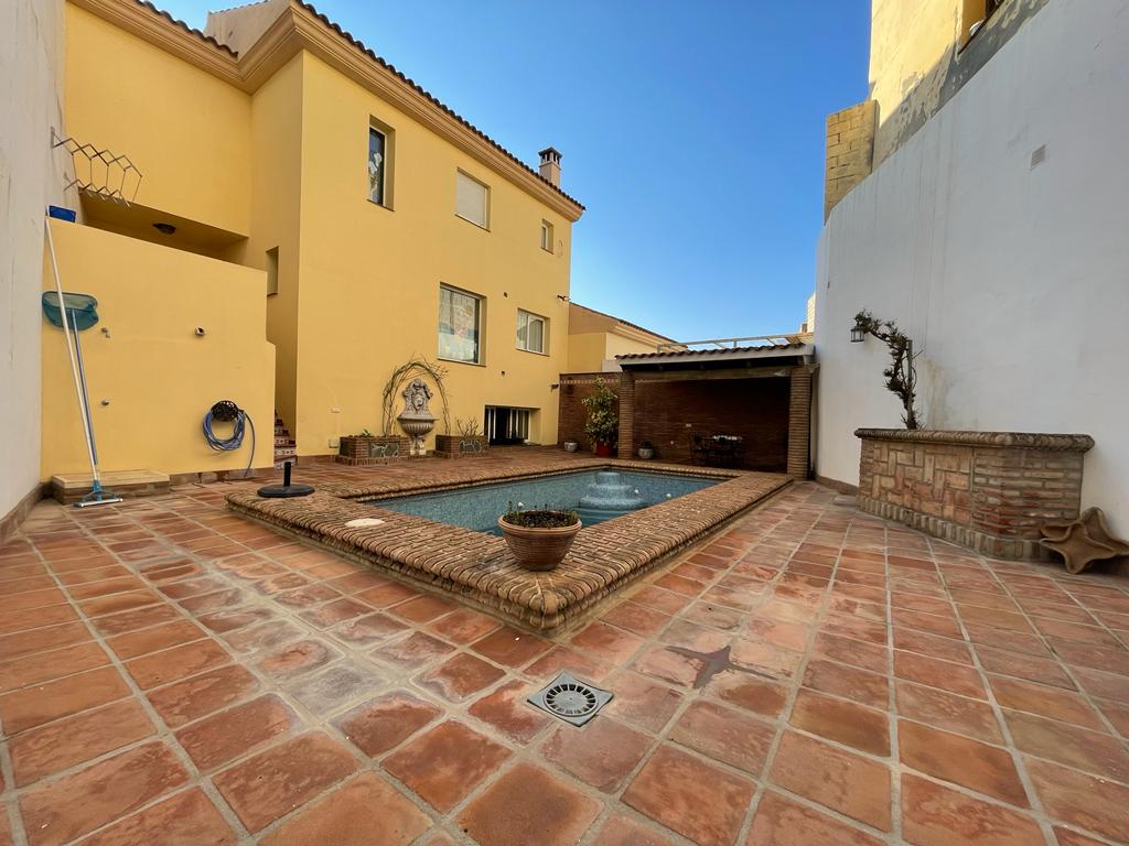 Beautiful semi-detached house for sale in Vélez-Málaga