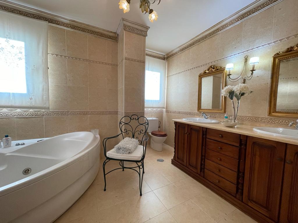 Beautiful semi-detached house for sale in Vélez-Málaga