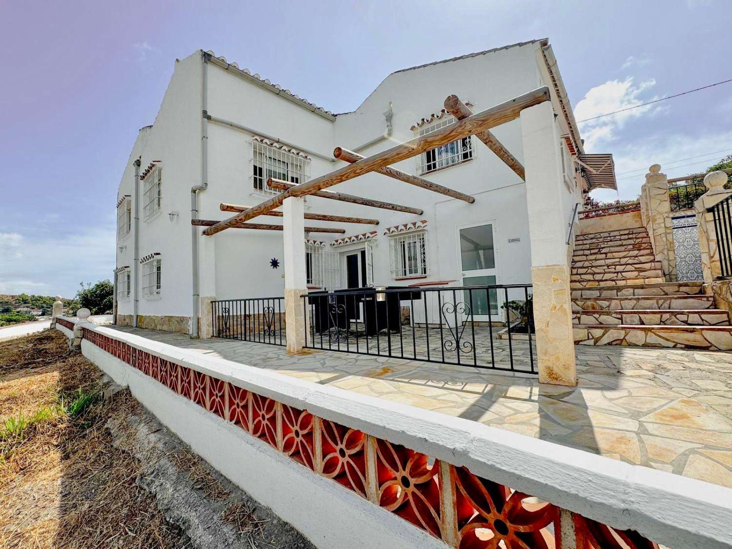 Spectacular country villa with sea views for sale in Nerja