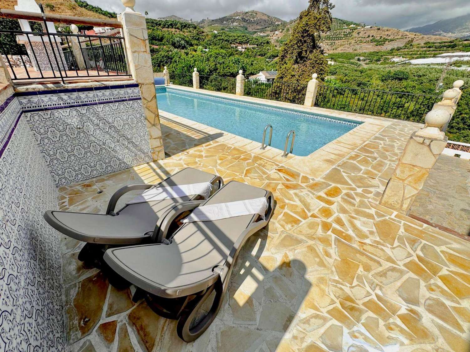 Spectacular country villa with sea views for sale in Nerja