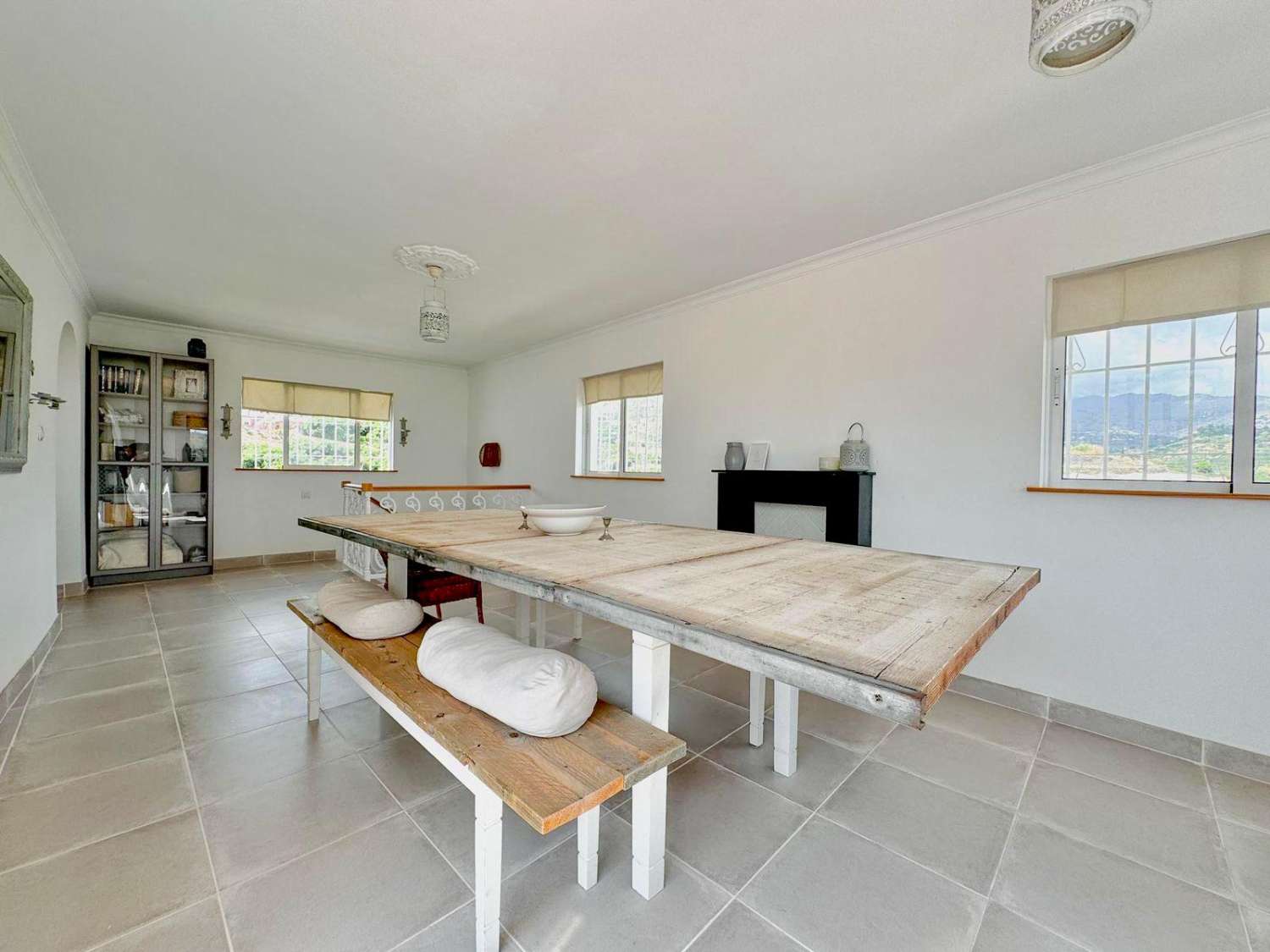 Spectacular country villa with sea views for sale in Nerja