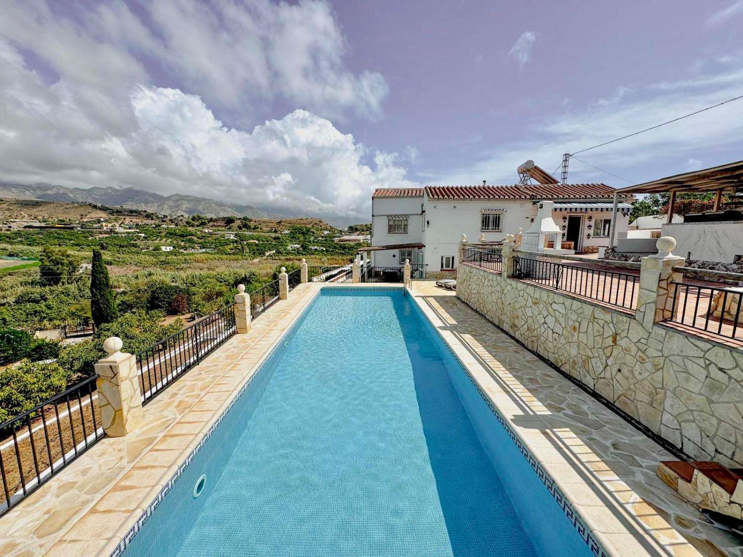 Spectacular country villa with sea views for sale in Nerja