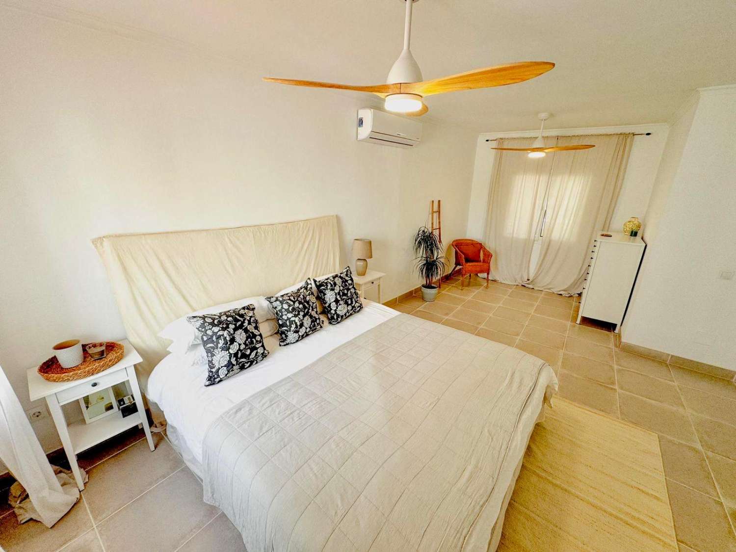 Spectacular country villa with sea views for sale in Nerja