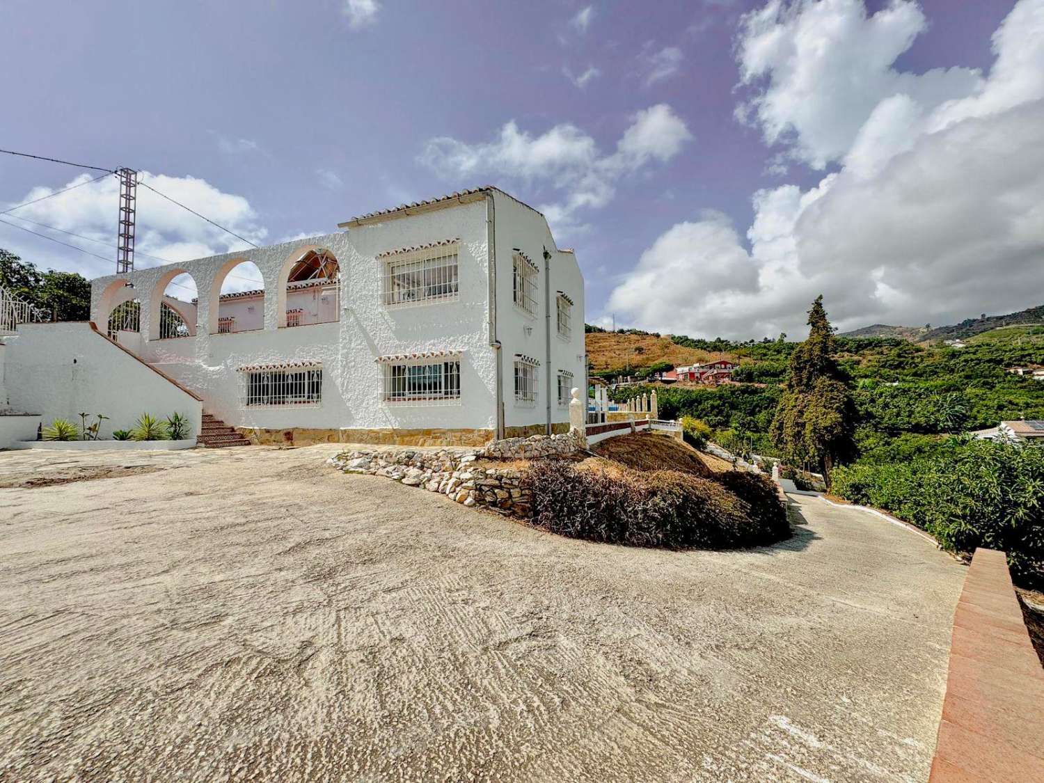 Spectacular country villa with sea views for sale in Nerja