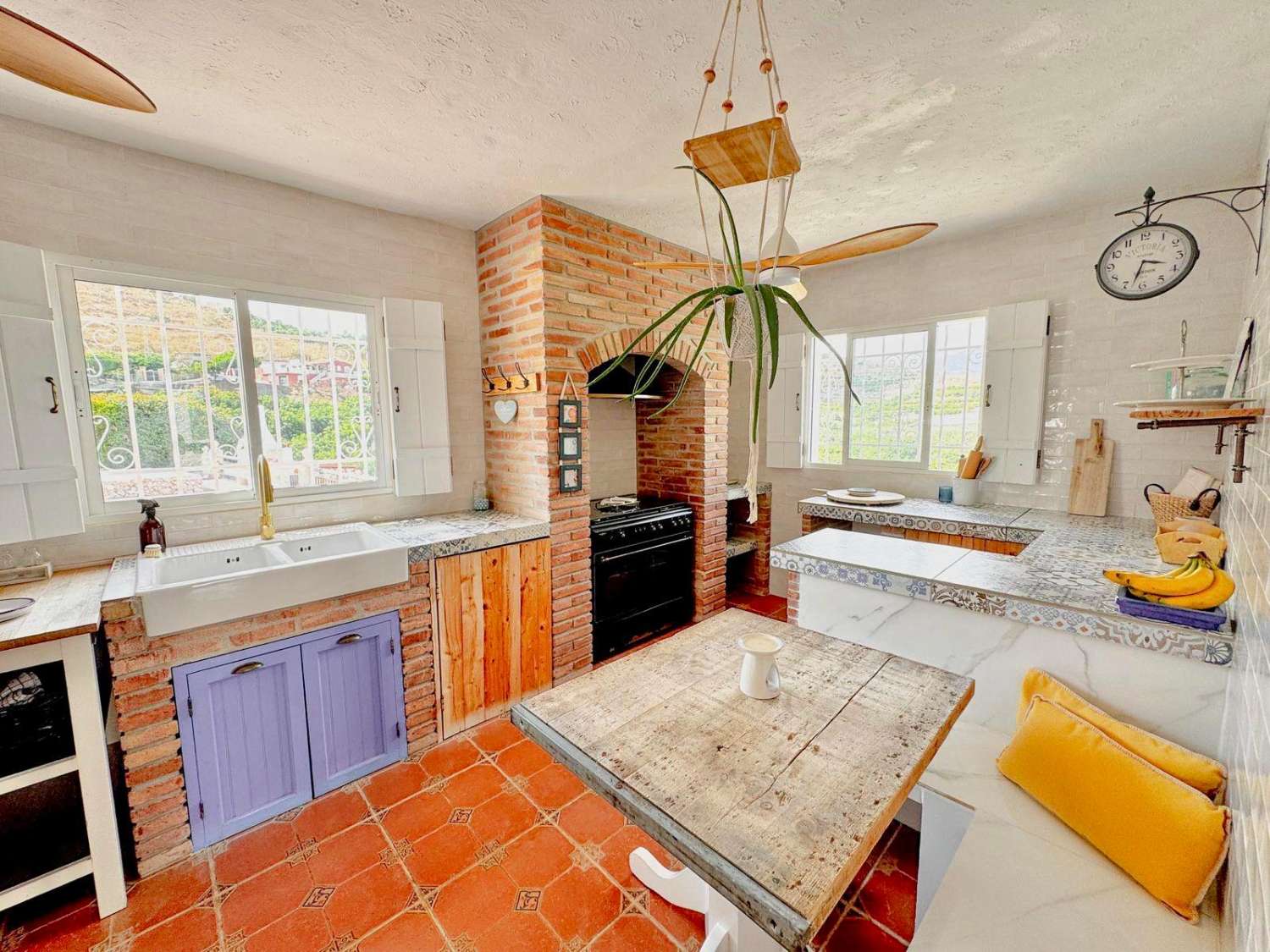 Spectacular country villa with sea views for sale in Nerja