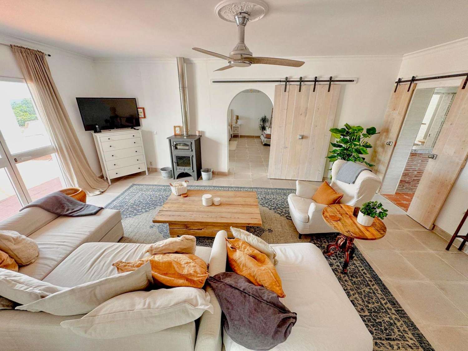 Spectacular country villa with sea views for sale in Nerja