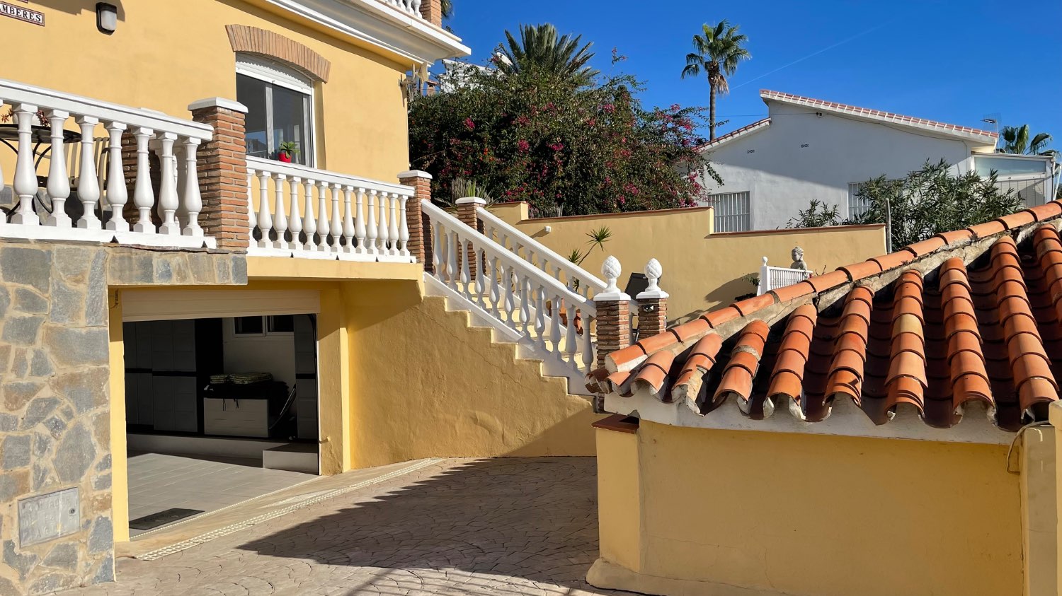 Semi detached villa in Torrox Costa