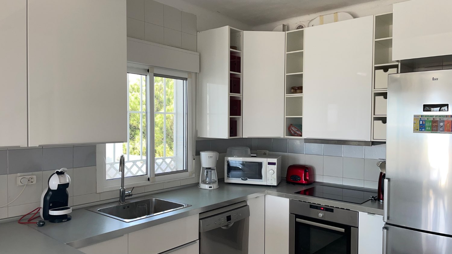 Spacious corner villa with panoramic views