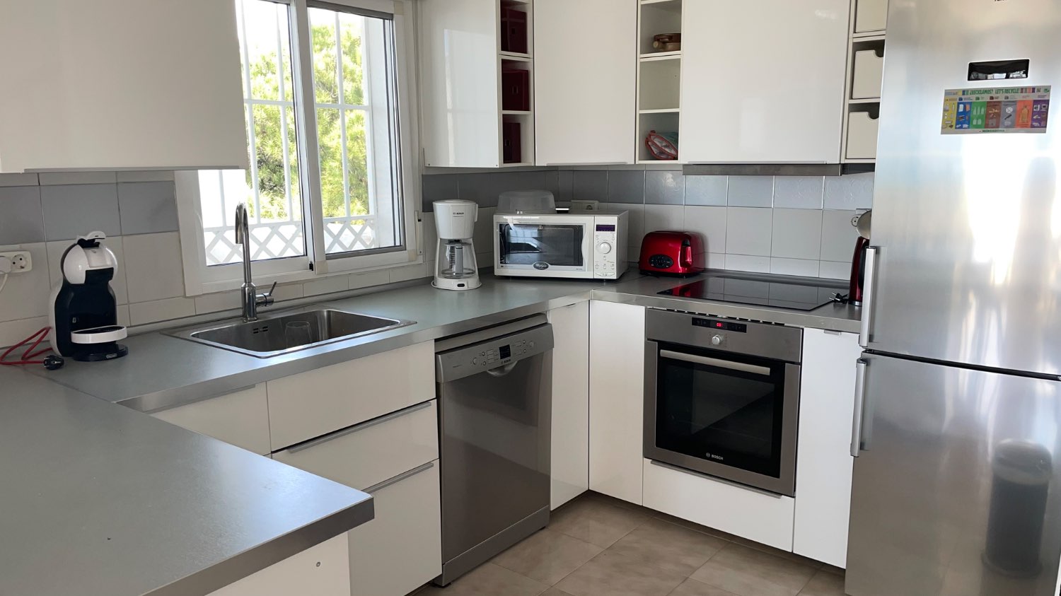 Spacious corner villa with panoramic views