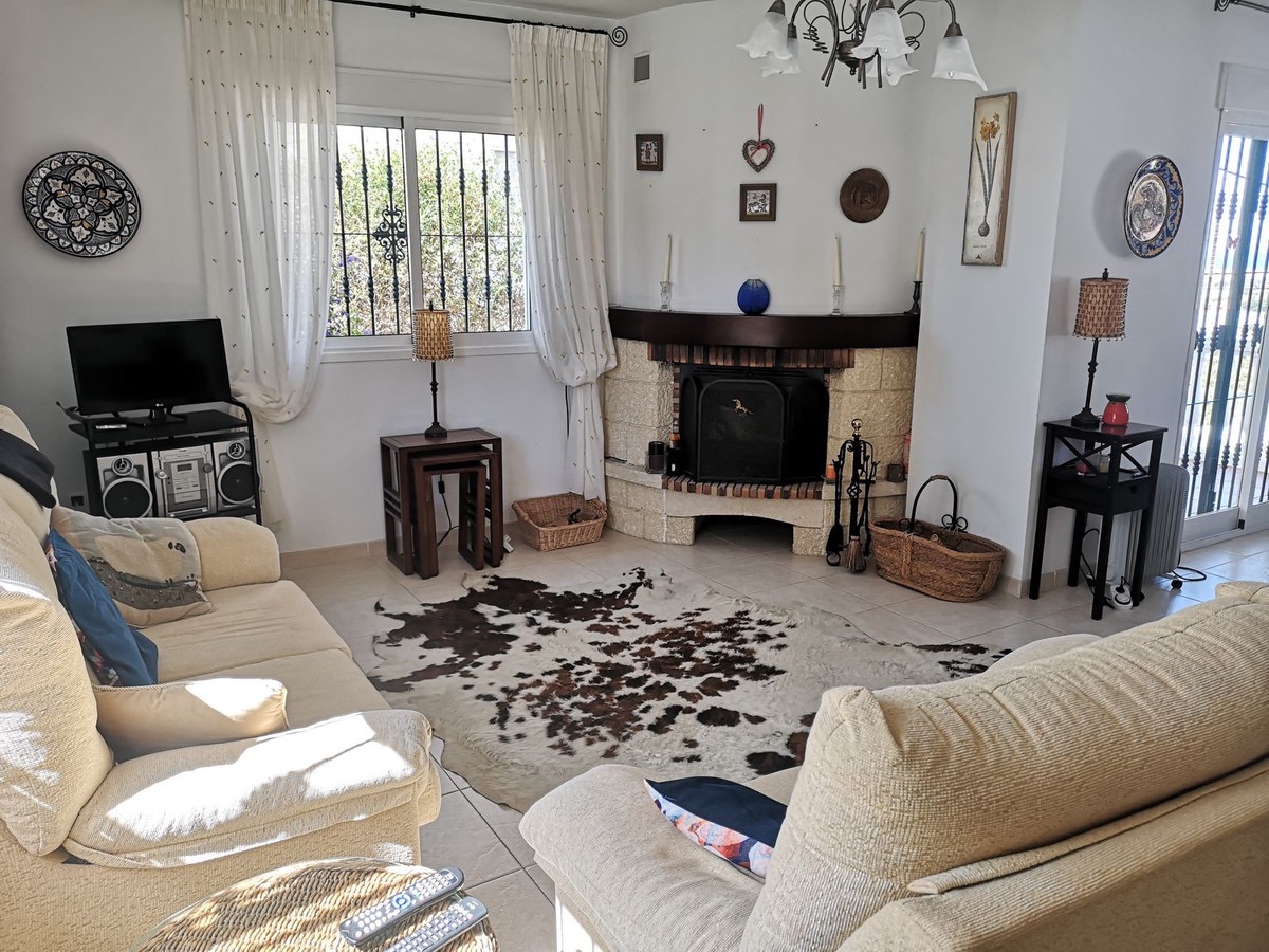 Villa  for sale  in Torrox  costa