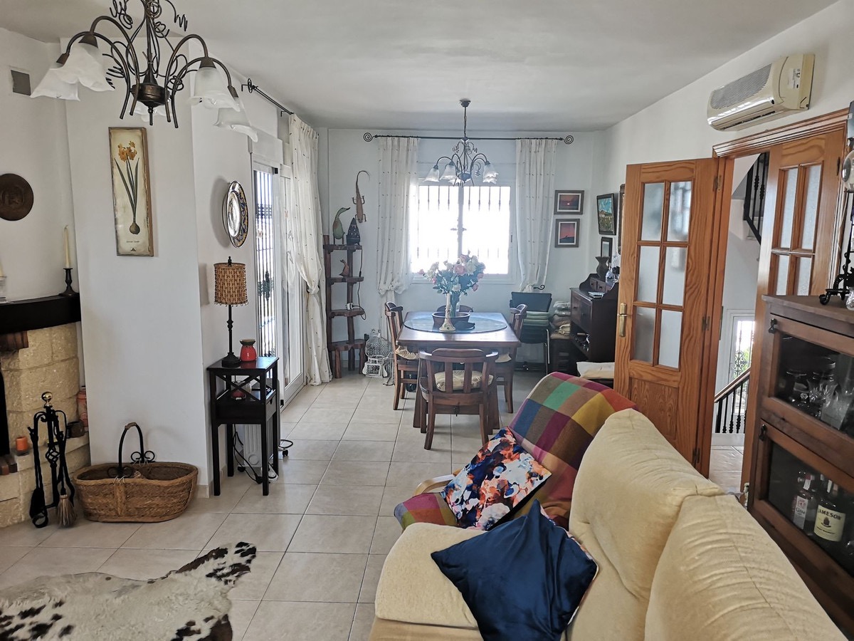 Villa  for sale  in Torrox  costa