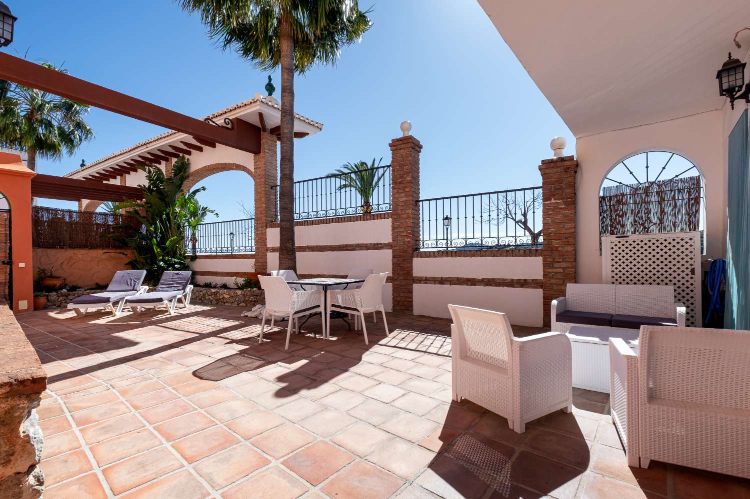 Bel appartement à vendre dans la résidence La Fuente, Frigiliana