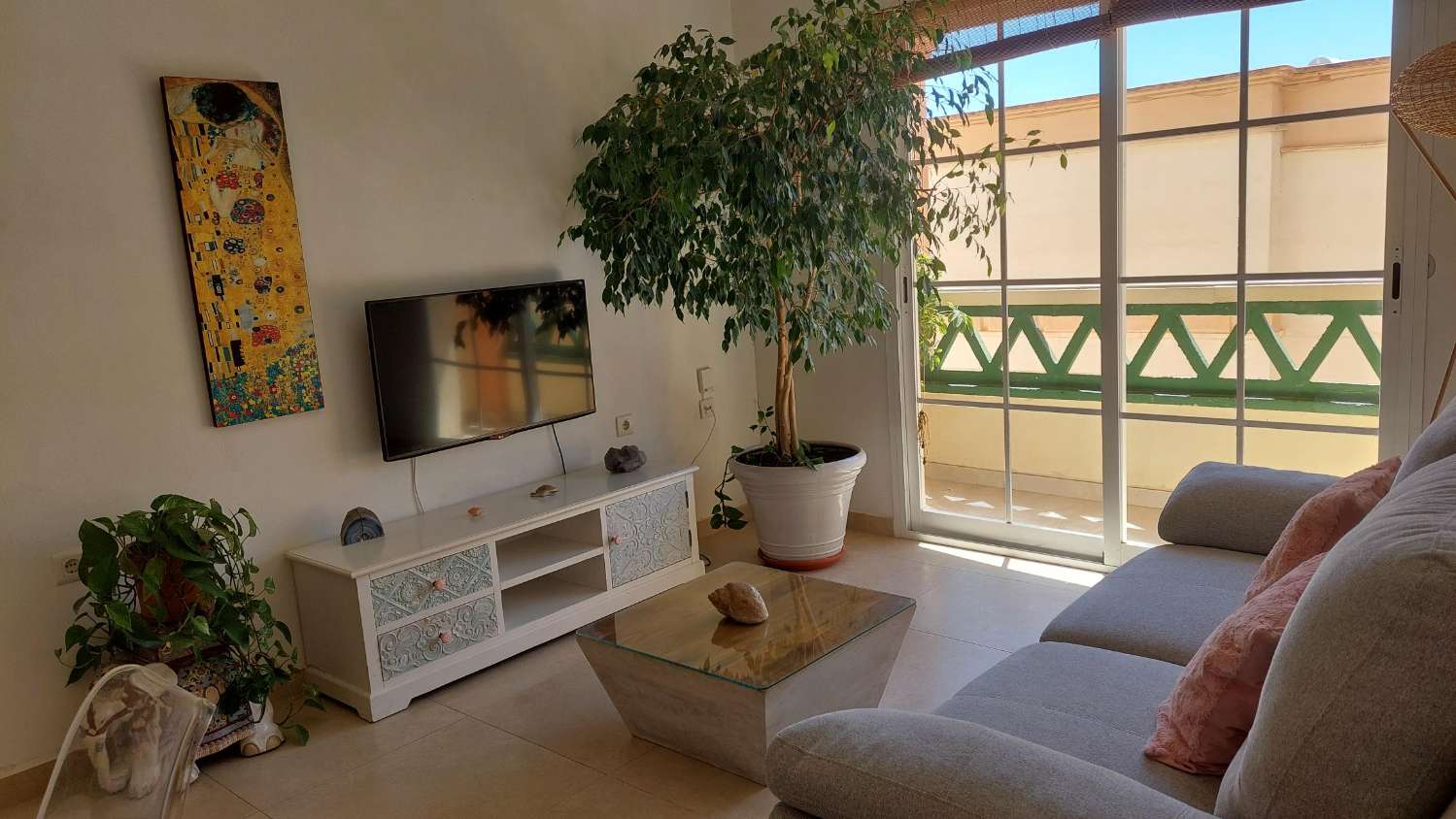 Beautiful apartment for sale in the Torrecilla area of Nerja