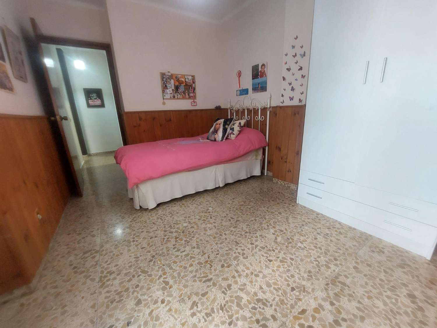 Spacious apartment for sale in the centre of Nerja