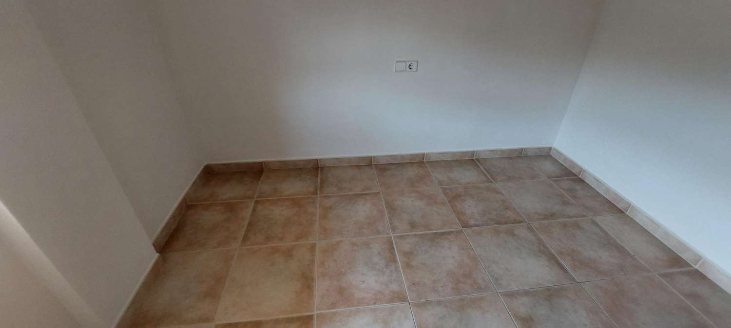 Apartamento   en venta  cerca  del Mar  (   Peñoncillo  Torrox costa)