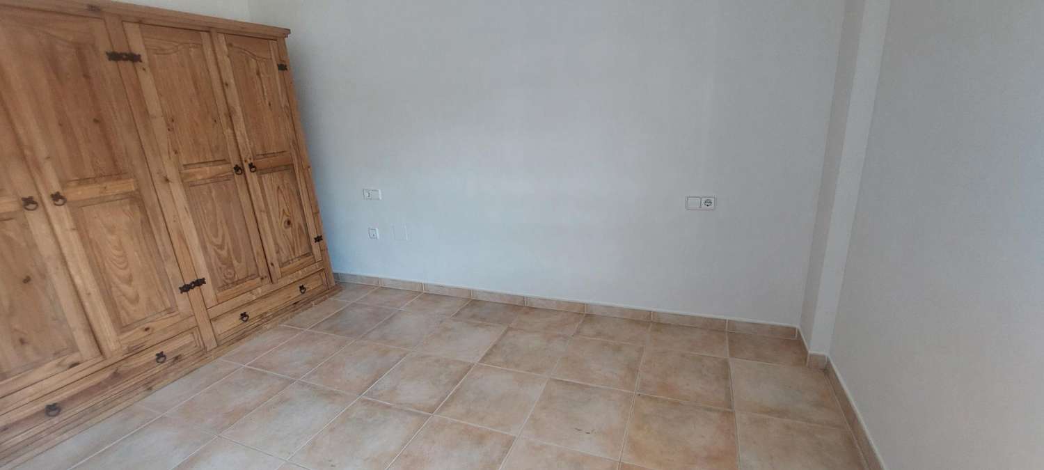 Apartamento   en venta  cerca  del Mar  (   Peñoncillo  Torrox costa)