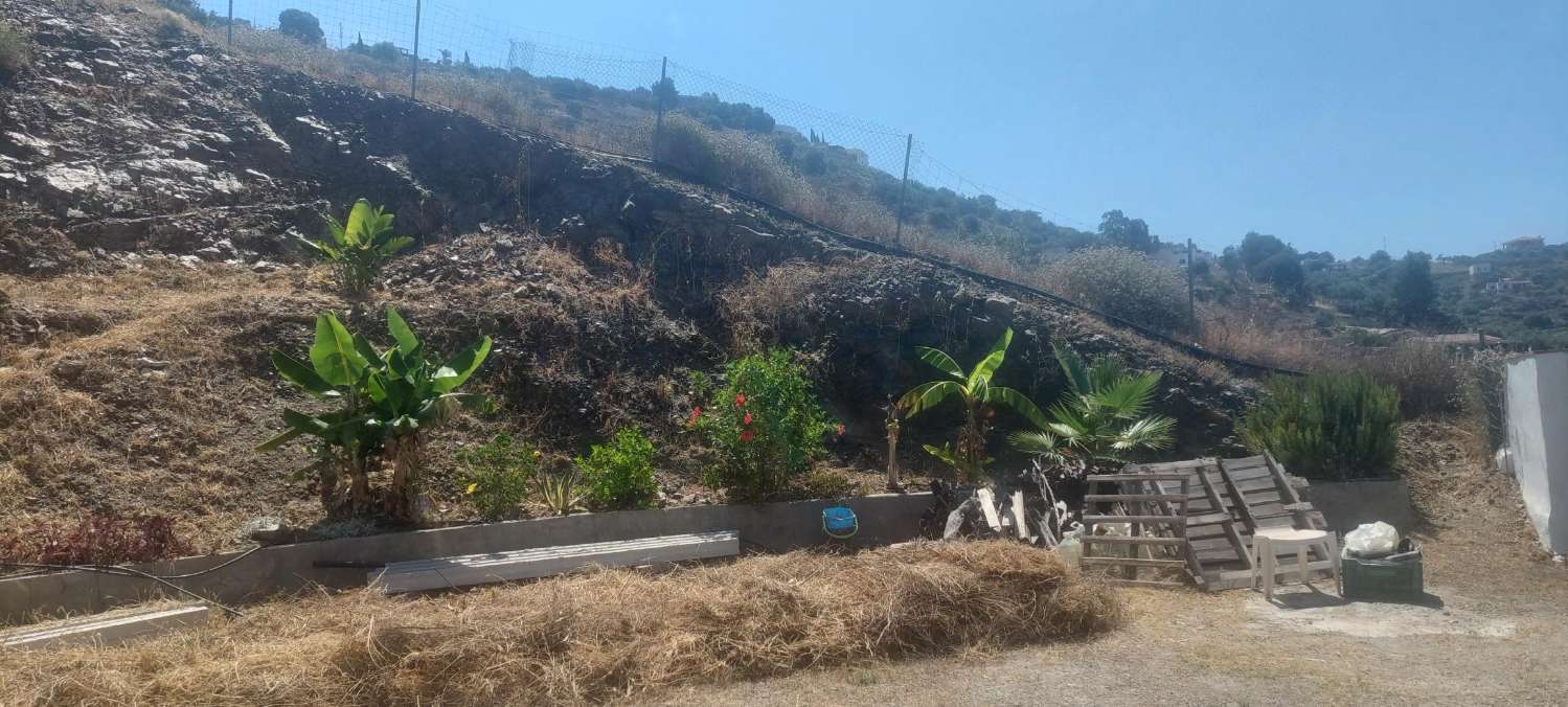 Lovely country house for sale in Torrox/Friglina